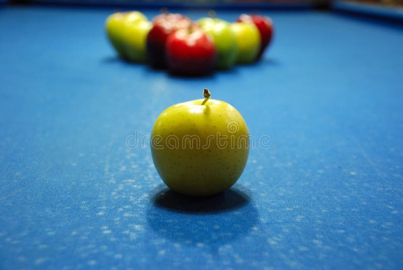 Apple ha modellato le sfere di billard fotografie stock libere da diritti Apple ha modellato le sfere di billard fotografie stock libere da diritti