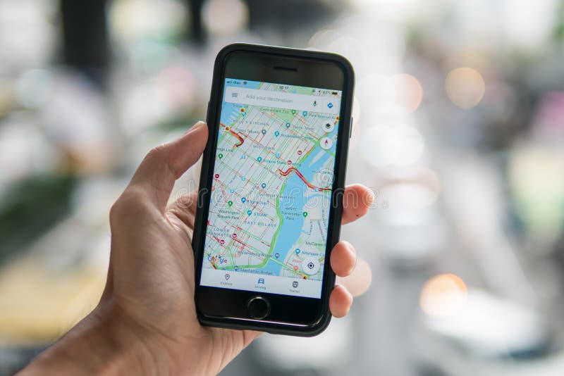 Apple iPhone 7 mit Google- Mapsanwendung lizenzfreie stockfotografie Apple iPhone 7 mit Google- Mapsanwendung lizenzfreie stockfotografie