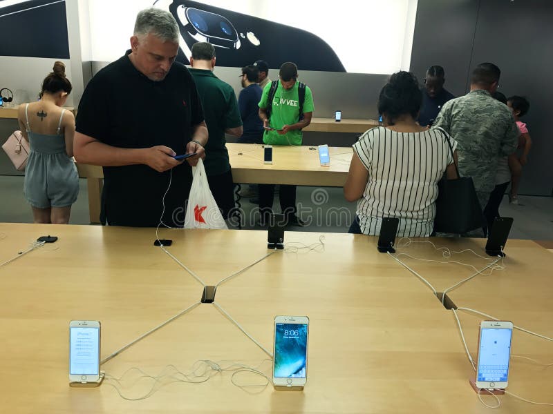 Apple iPhone 7 editorial stock image. Image of modern 77376789