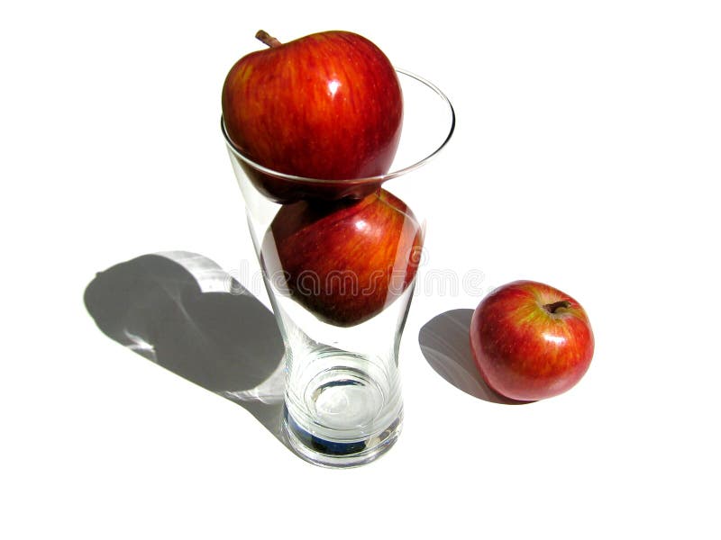 Manzanas en vaso.