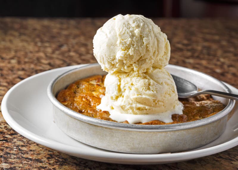 Apple Pie and Ice Cream stock image. Image of cream, calories 48253759