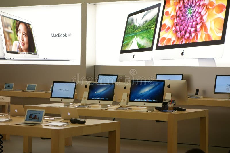 Apple Retail Store editorial photo. Image of computers - 71434266