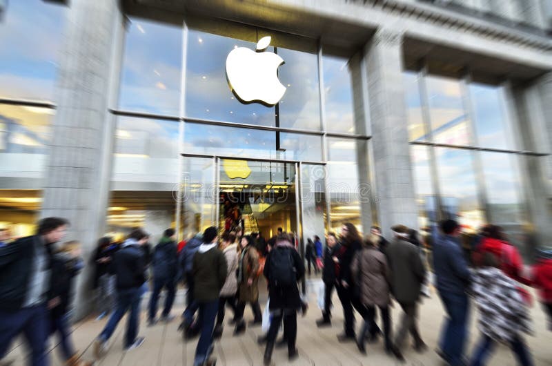 33 516 Crowd Store Photos Free Royalty Free Stock Photos From Dreamstime