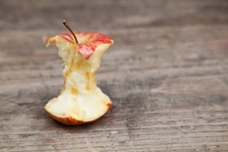 Apple svuota su una tavola immagini stock libere da diritti Apple svuota su una tavola immagini stock libere da diritti