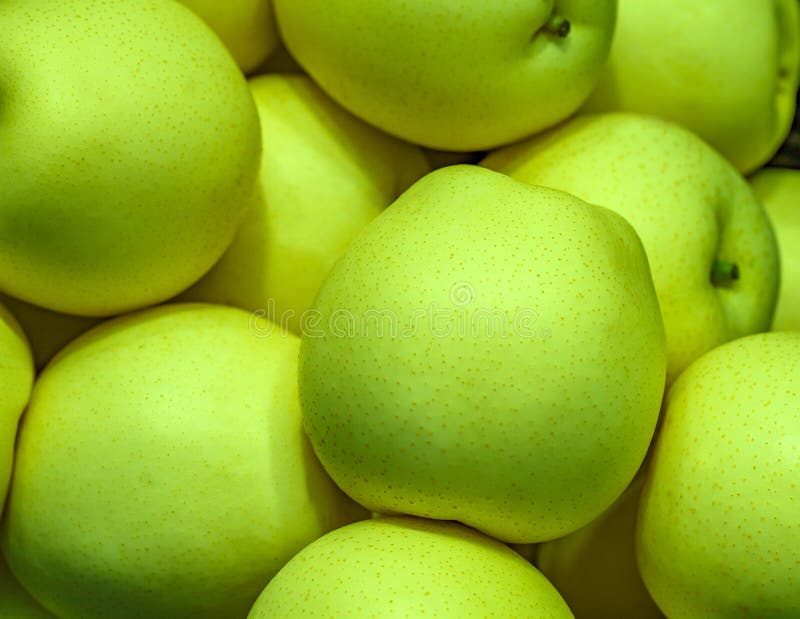 Apples green, in bulk, on supermarket, selective focus royalty free stock images