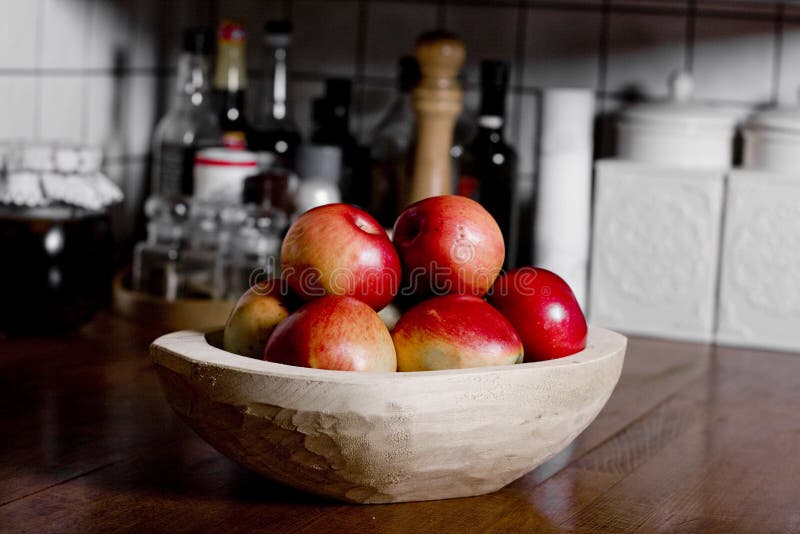 Apples in wooden pan