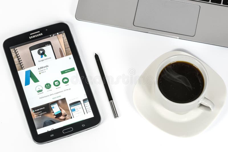 L'application de Google AdWords installent sur la note de galaxie de Samsung Google Adwords est le système de la publicité le plus célèbre qui laisse montrer les liens commandités dans le site d'associés de résultats et d'alos de recherche de Google