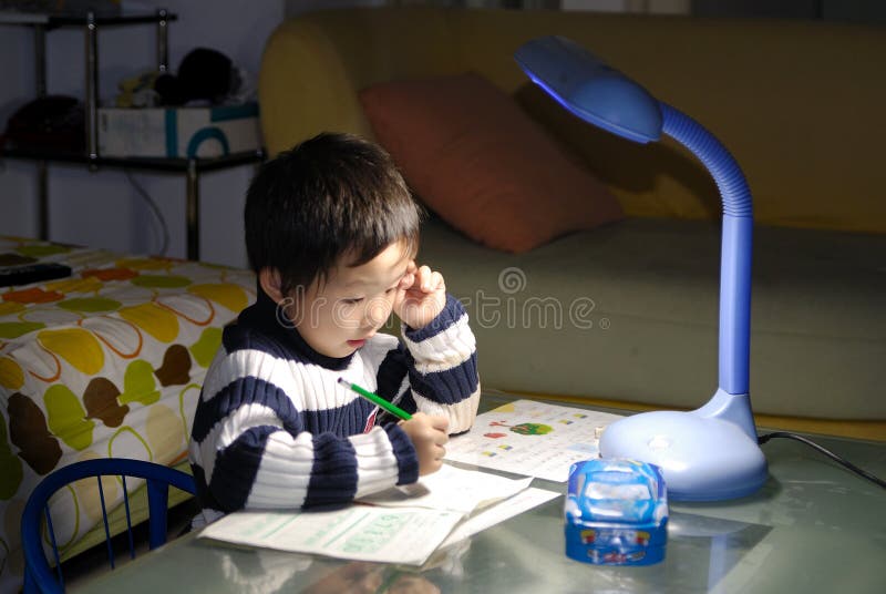 Apprentissage de gosse photos stock Apprentissage de gosse photos stock
