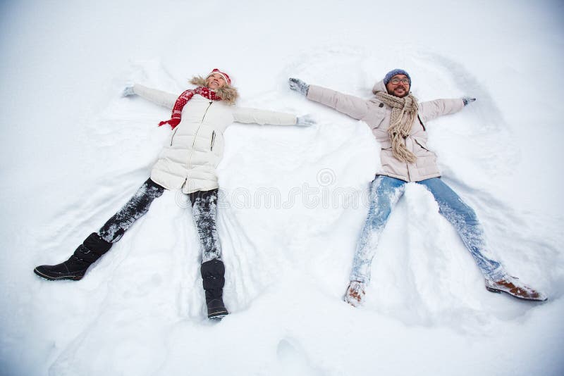 Apreciando o inverno imagem de stock royalty free Apreciando o inverno imagem de stock royalty free