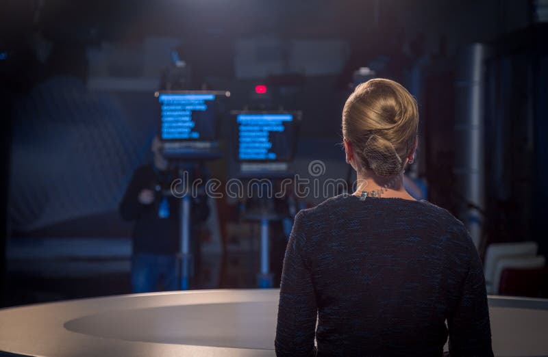 Apresentador da tevê - transmissão em direto fotografia de stock
