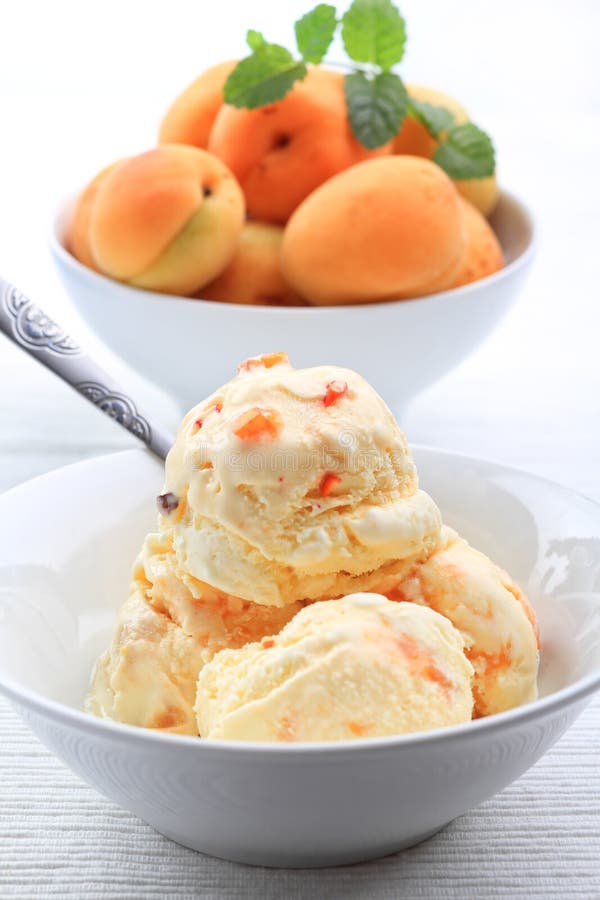 Apricot ice cream