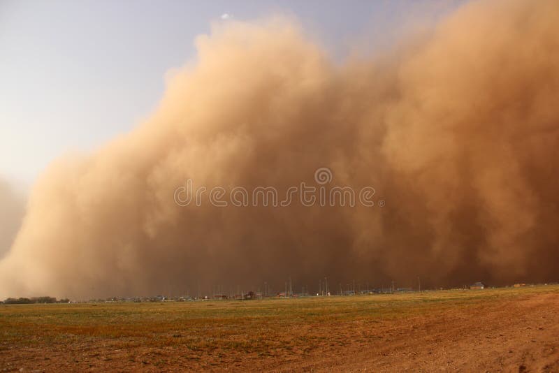 Tempestade de poeira a aproximar fotos de stock