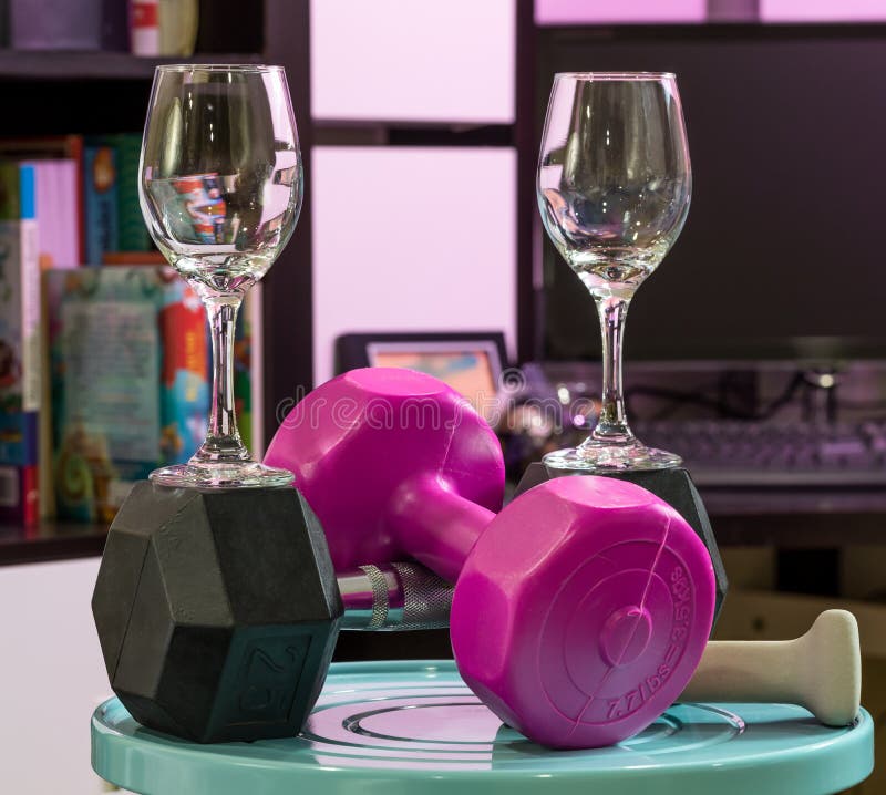 Après un jour complet de travail, les athlètes se reposent photos stock Après un jour complet de travail, les athlètes se reposent photos stock