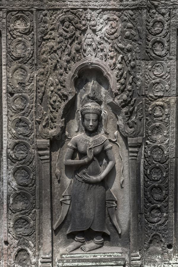 Apsara carvings status on the wall of Angkor temple, world herit