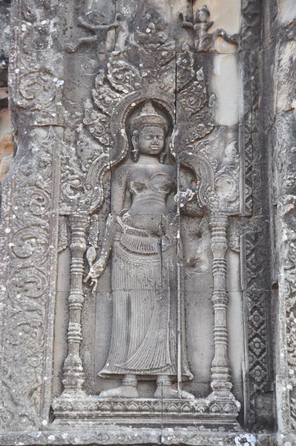 Apsara na ścianie świątynny Phnom Bakheng