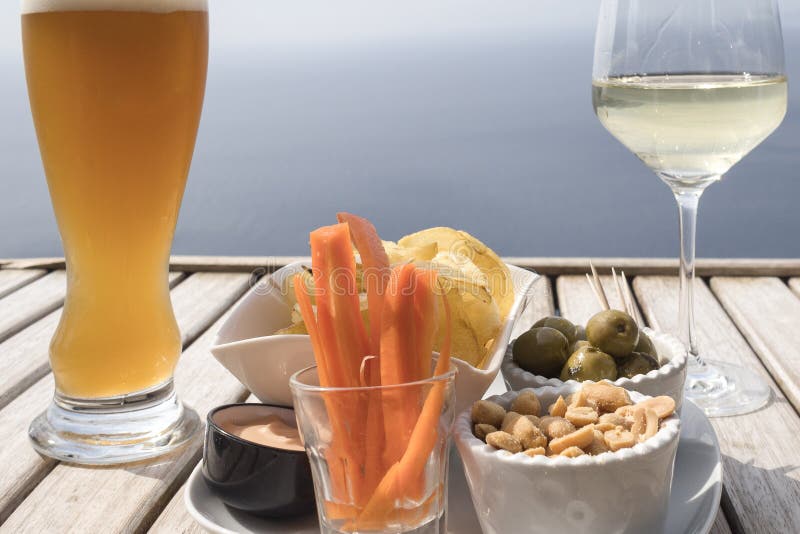 Apéritif sur la mer photos stock Apéritif sur la mer photos stock
