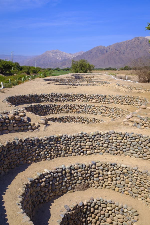 Aquedotto antico in Nazca, Perù