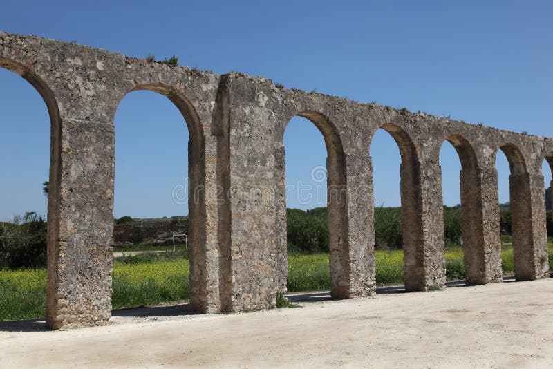 Aquedotto di Obidos fotografie stock Aquedotto di Obidos fotografie stock