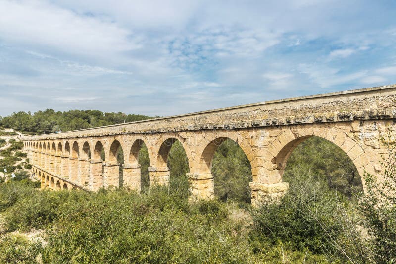 Aqueduto Romano Em Tarragona, Spain Imagem de Stock Imagem de arcos