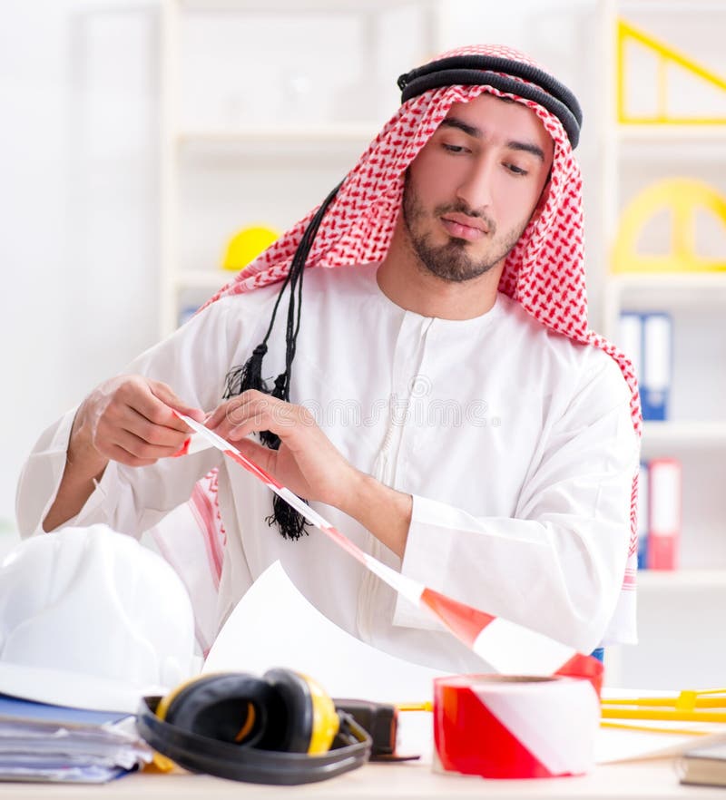 The arab engineer working on new project