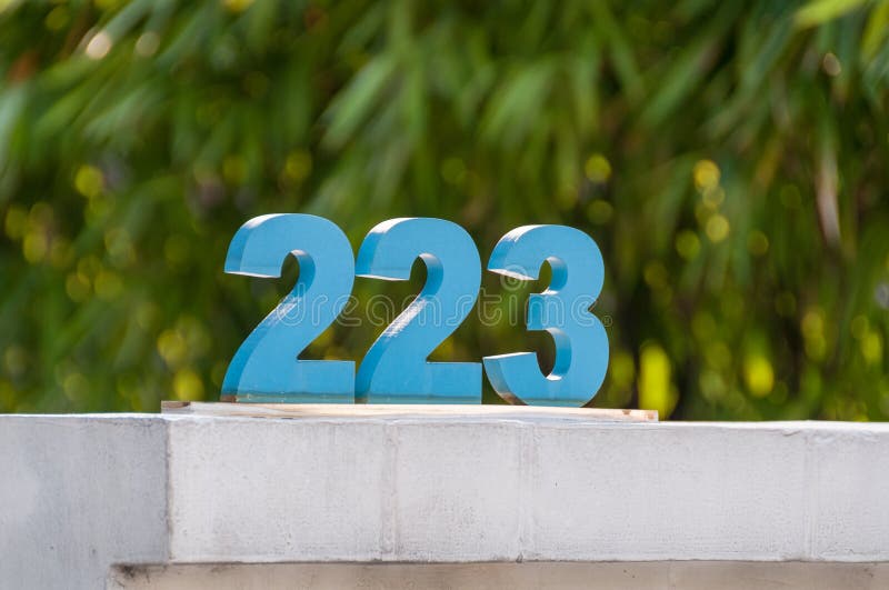 Arabische cijfers van 223, twee honderd drieëntwintig stock afbeeldingen Arabische cijfers van 223, twee honderd drieëntwintig stock afbeeldingen