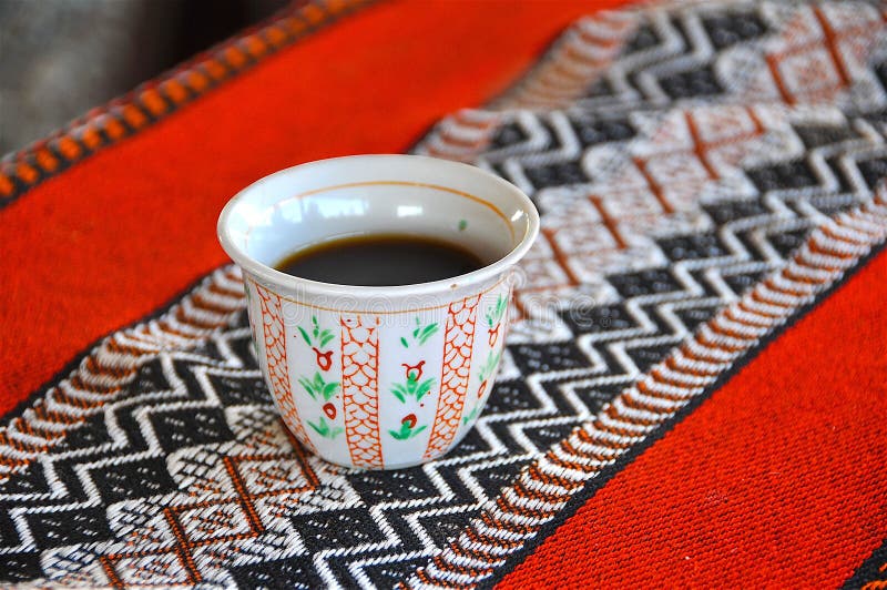 Arabische Zwarte Koffie royalty-vrije stock afbeeldingen Arabische Zwarte Koffie royalty-vrije stock afbeeldingen