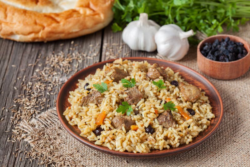 Arabisk traditionell lantlig lagad mat rismatpilaff royaltyfria foton Arabisk traditionell lantlig lagad mat rismatpilaff royaltyfria foton