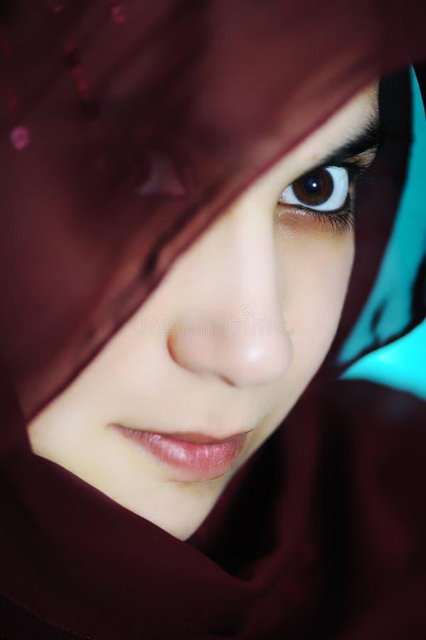 arabska azjatykcia wschodnia zmysłowa kobieta fotografia stock arabska azjatykcia wschodnia zmysłowa kobieta fotografia stock