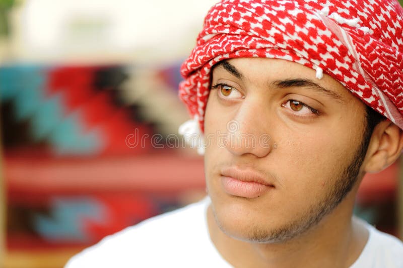 Arabski młody człowiek