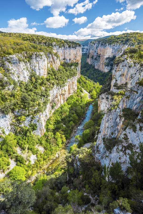 Arbayuncanion in de Pyreneeën van Spaanse Navarra royalty-vrije stock foto Arbayuncanion in de Pyreneeën van Spaanse Navarra royalty-vrije stock foto