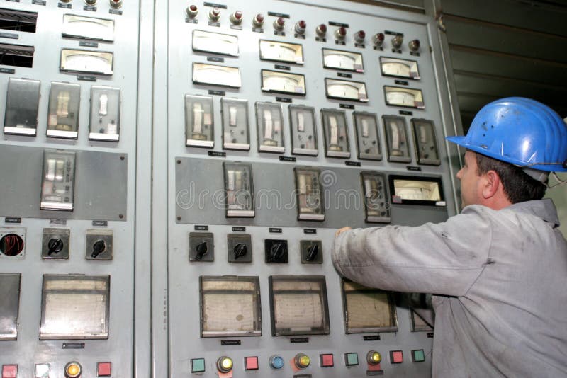 Arbeitskraft in einem Kraftwerk stockfoto Arbeitskraft in einem Kraftwerk stockfoto