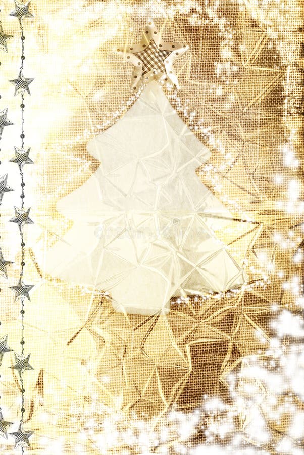 Arbre de Noël blanc sur le fond d'or de toile de jute photos stock Arbre de Noël blanc sur le fond d'or de toile de jute photos stock
