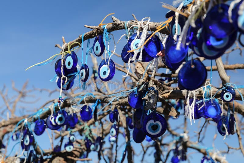 Arbre de perles d'oeil mauvais en vall?e de pigeons, Cappadocia, Nevsehir, Turquie photographie stock Arbre de perles d'oeil mauvais en vall?e de pigeons, Cappadocia, Nevsehir, Turquie photographie stock