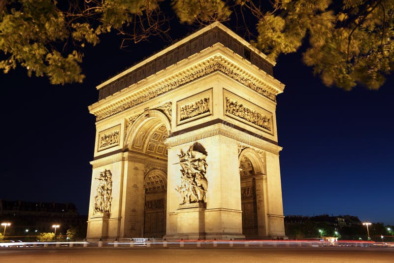 Medzinárodné orientačný bod Arc de Triomphe a champs v Paríži.