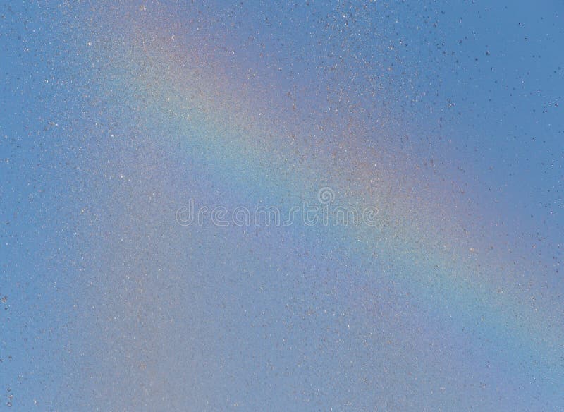 Arc-en-ciel fait par des gouttes de l'eau photographie stock libre de droits Arc-en-ciel fait par des gouttes de l'eau photographie stock libre de droits