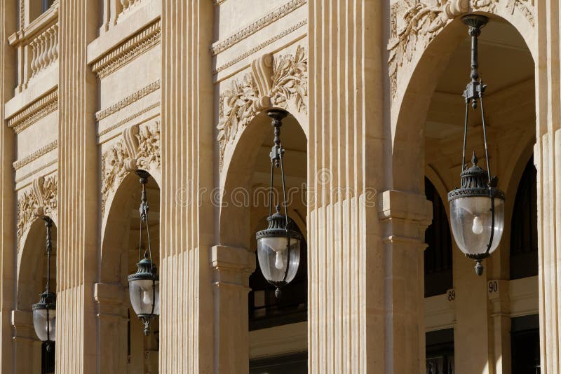 Arcades dans le Palais Royal photos stock Arcades dans le Palais Royal photos stock