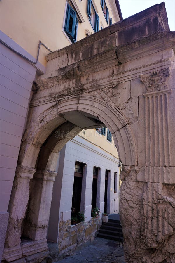 Arco Di Riccardo City Of Trieste Italy Stock Photo Image Of Lenstagger Arch