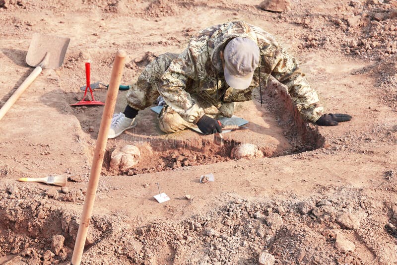 Archaeological Excavations Archaeologist Digger Process Researching Tomb  Human Bones Part Stock Photo by ©xolo-dan 254001256