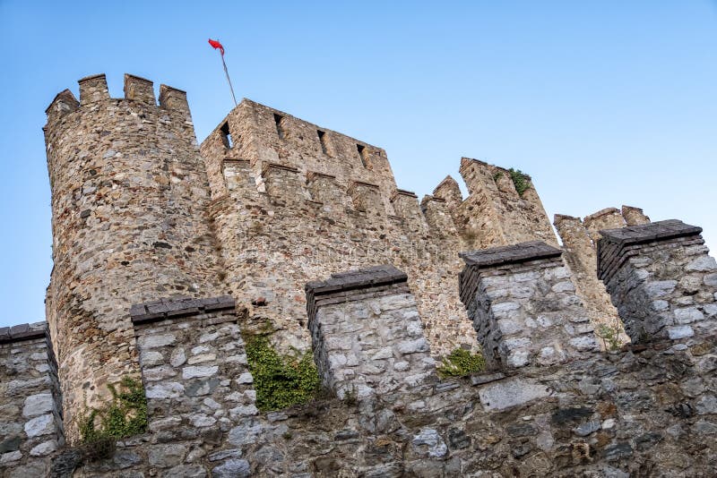 anatolian castle (anadolu hisari) in istanbul.historically known as guzelce  hisar(meaning proper castle) is a fortress located in anatolian (asian) si  Stock Photo - Alamy