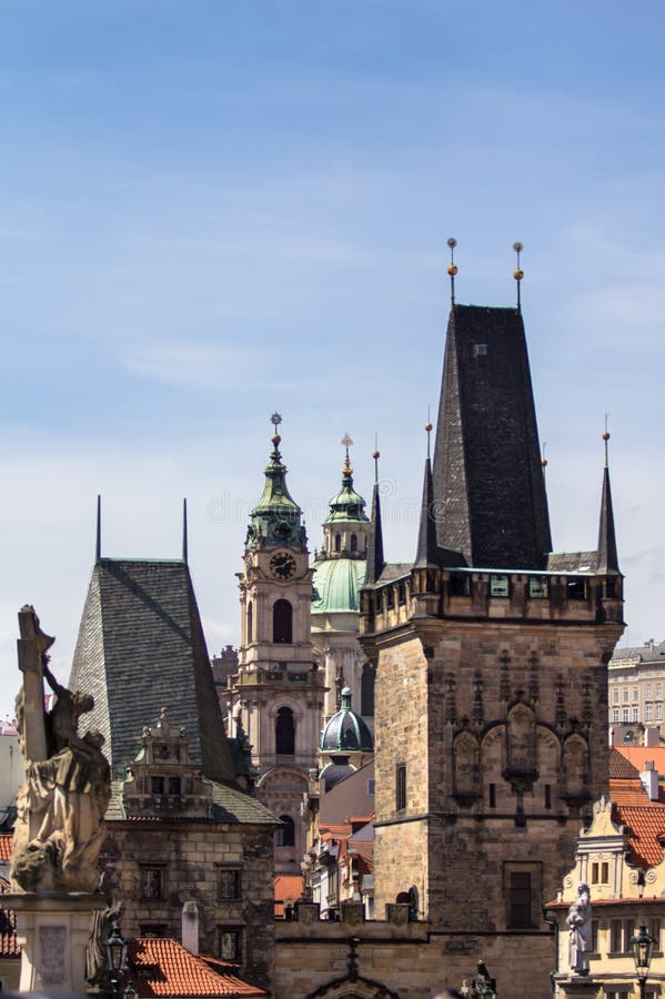 Architecture de tour de Charles Bridge à Prague. Architecture célèbre de tour de Charles Bridge à Prague, République Tchèque
