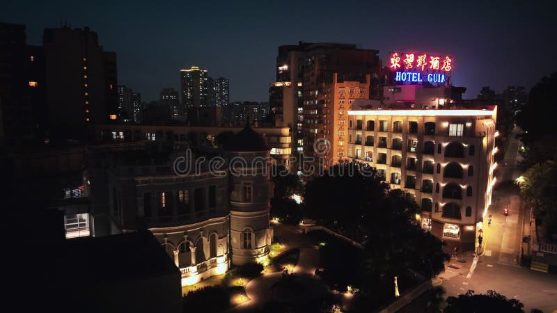 Architecture lumineuse au coeur de macau la nuit clips vidéos