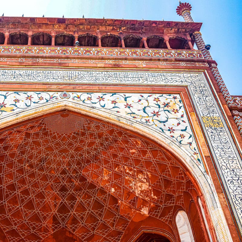 People Visit the Inside of the Mausoleum Taj Maha Editorial Stock Image -  Image of site, indian: 86436444