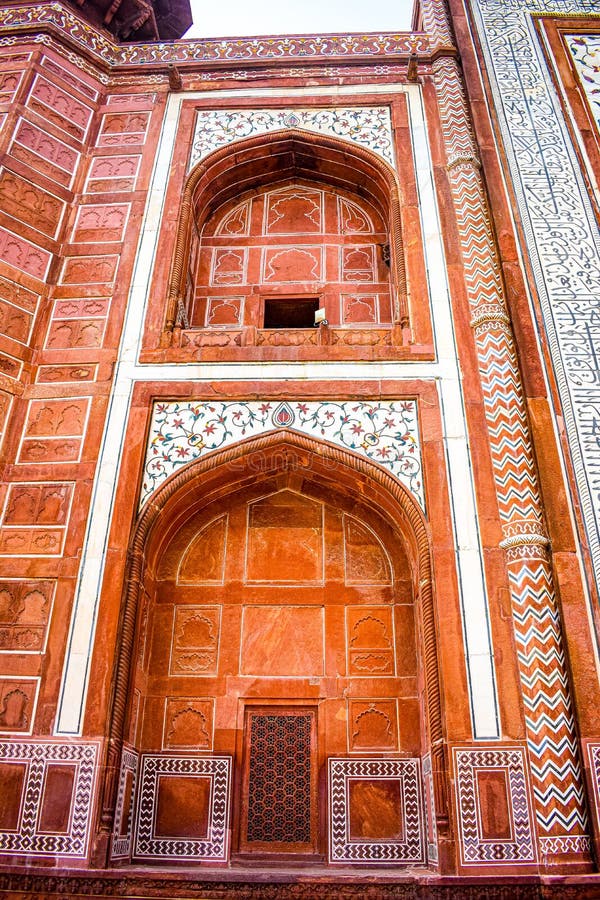 People Visit the Inside of the Mausoleum Taj Maha Editorial Stock Image -  Image of site, indian: 86436444