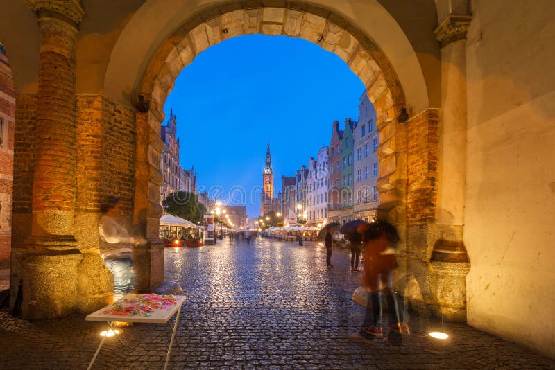 Architektur des langen Wegs in Gdansk nachts lizenzfreie stockfotos Architektur des langen Wegs in Gdansk nachts lizenzfreie stockfotos