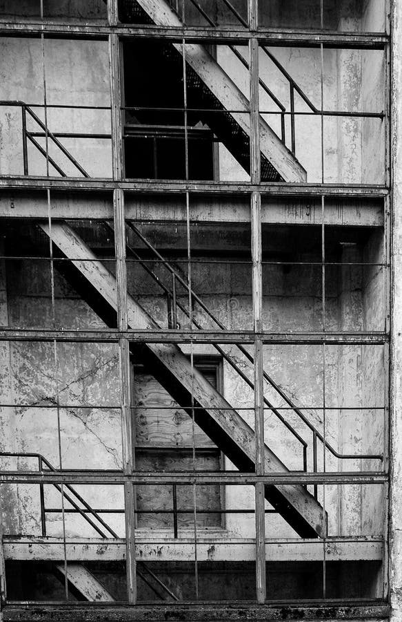 Architettura abbandonata, Whittier, Alaska fotografia stock Architettura abbandonata, Whittier, Alaska fotografia stock