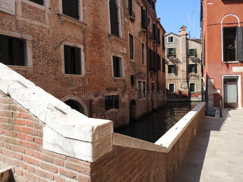 Architettura di pietra storica squisita di Venezia, approssimativamente, di Sunny Italy immagini stock Architettura di pietra storica squisita di Venezia, approssimativamente, di Sunny Italy immagini stock