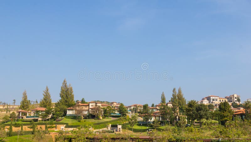 Architettura sulla nuova decorazione italiana della costruzione di stile della collina. immagine stock Architettura sulla nuova decorazione italiana della costruzione di stile della collina. immagine stock