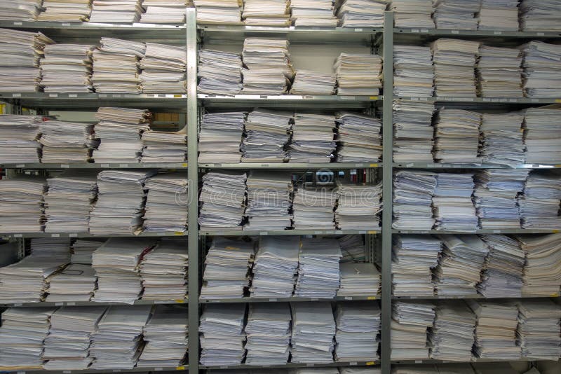 Archiv f?r Mappen Die Papiere werden auf einander gestapelt stockfoto Archiv f?r Mappen Die Papiere werden auf einander gestapelt stockfoto
