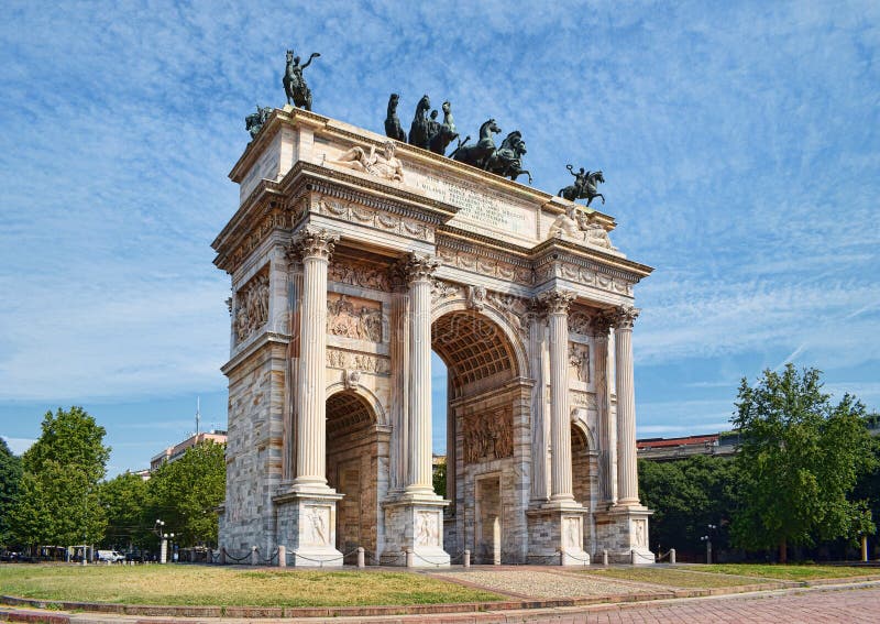 Arco De La Paz En El Parque De Sempione, Milán, Lombardía, Italia Foto ...