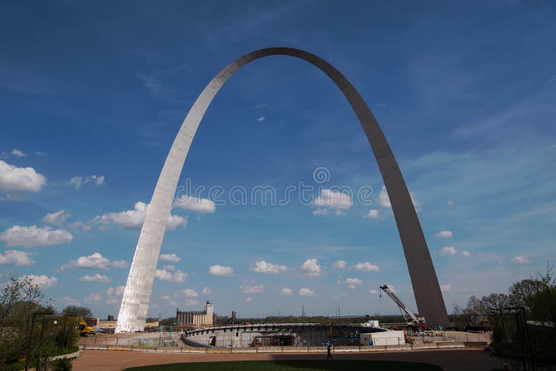 Arco del Gateway, St Louis foto de archivo. Imagen de puerta 91479268